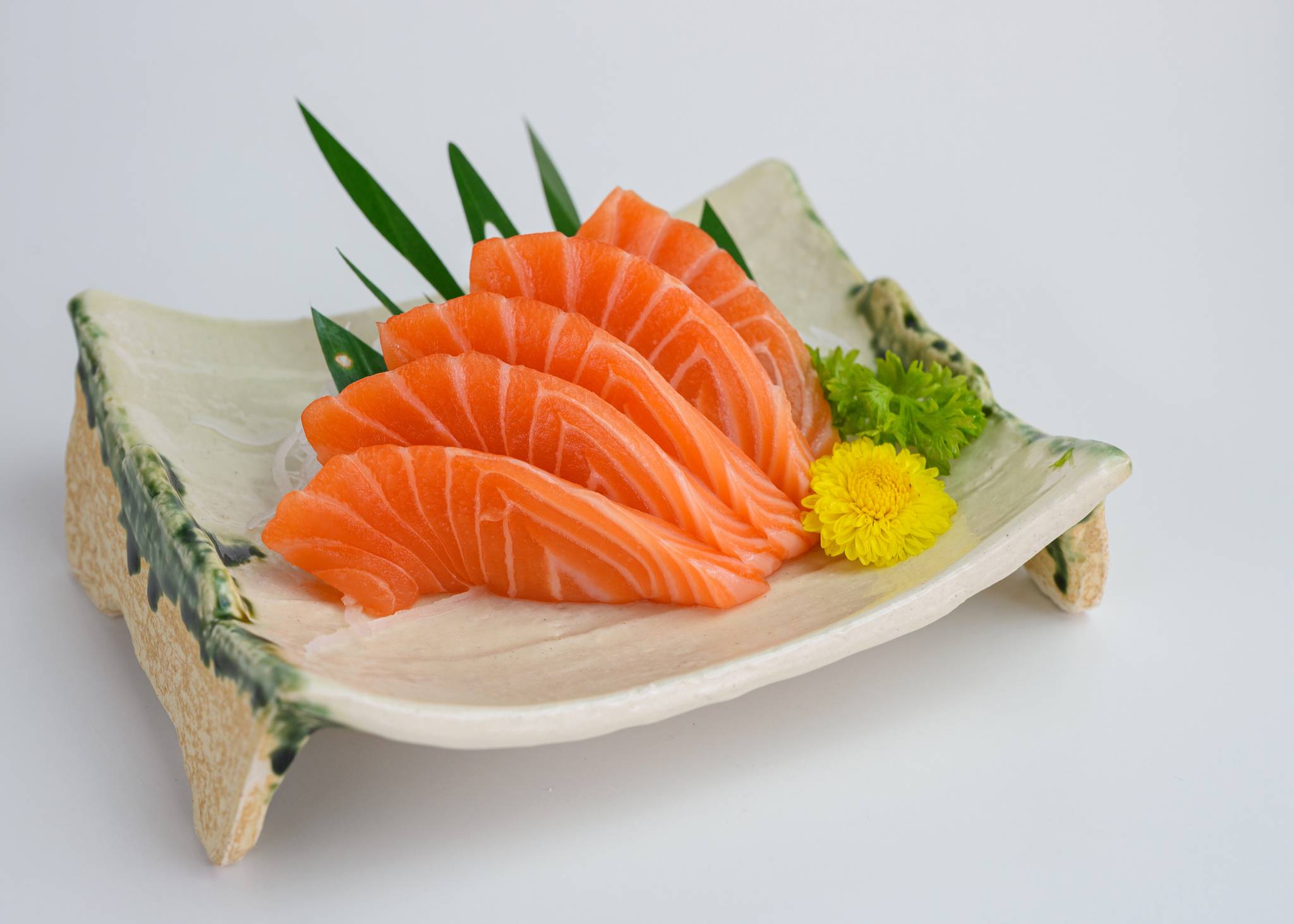 saumon cru raw food