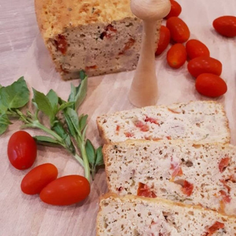 Cake thon tomates cerises et basilic